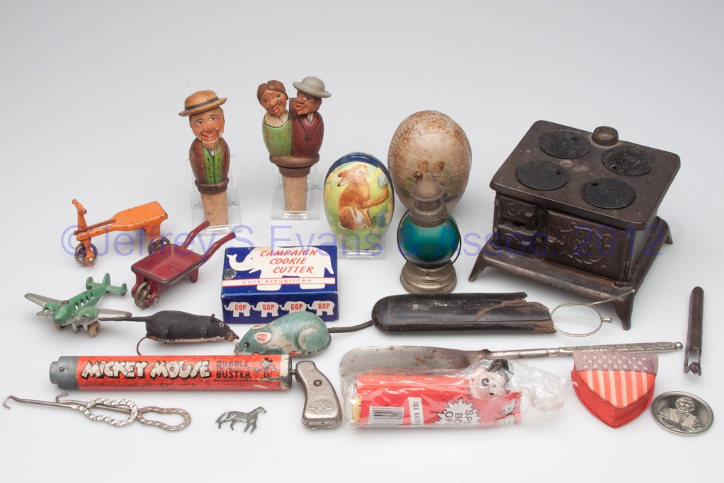ASSORTED TOYS AND OTHER COLLECTIBLES: ASSORTED TOYS AND OTHER COLLECTIBLES, including cast-iron and other metals, two Mickey Mouse items. First half 20th century. Provenance: Collection of Leah and the late Bill Pollard, Purcellville, VA.