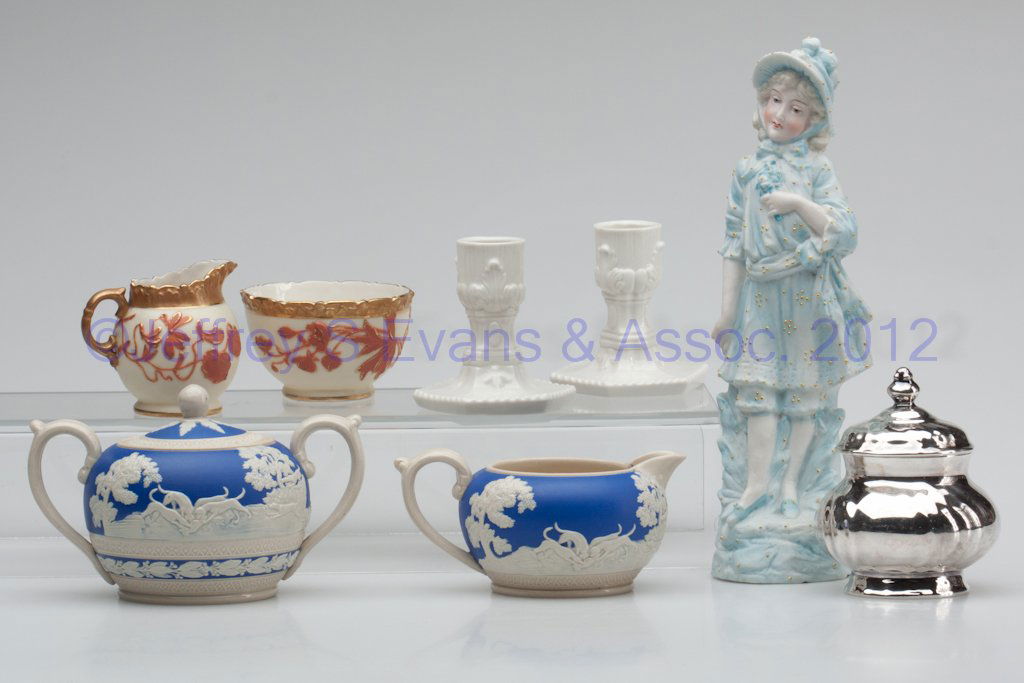 EUROPEAN CERAMIC ARTICLES, LOT OF EIGHT: EUROPEAN CERAMIC ARTICLES, LOT OF EIGHT, various colors, including a silver overlay covered sugar bowl, impressed "Rosenthal / Feinsilber Auflage / 1000/1000 Sp.", and a Copeland Spode jasperware cove