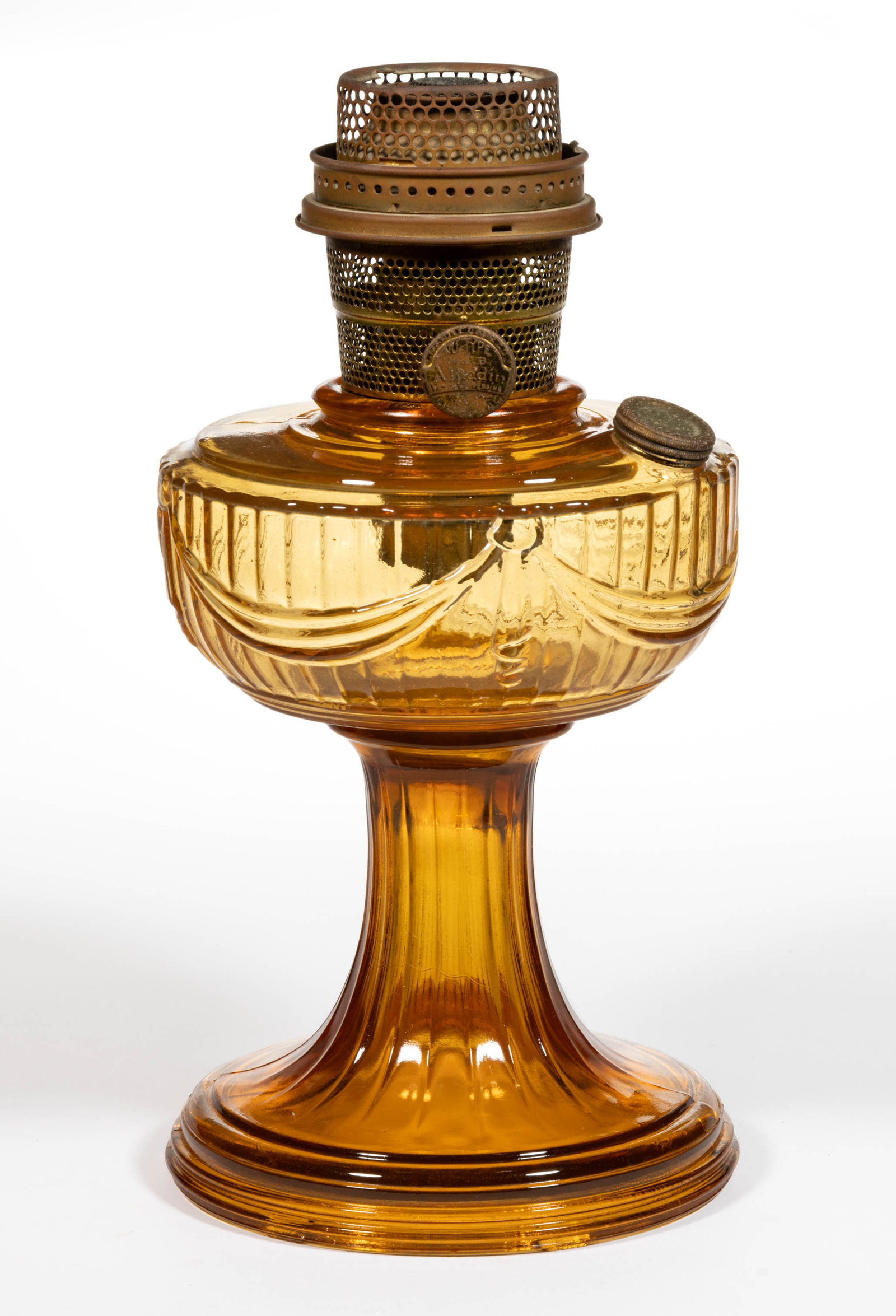 ALADDIN MODEL B-61 / SHORT LINCOLN DRAPE KEROSENE STAND LAMP (1 of 1)