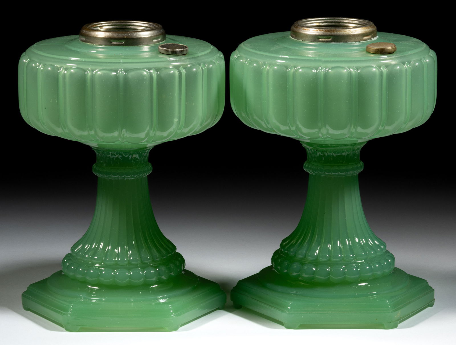 ALADDIN MODEL 111 / CATHEDRAL PAIR OF KEROSENE STAND LAMPS (1 of 1)