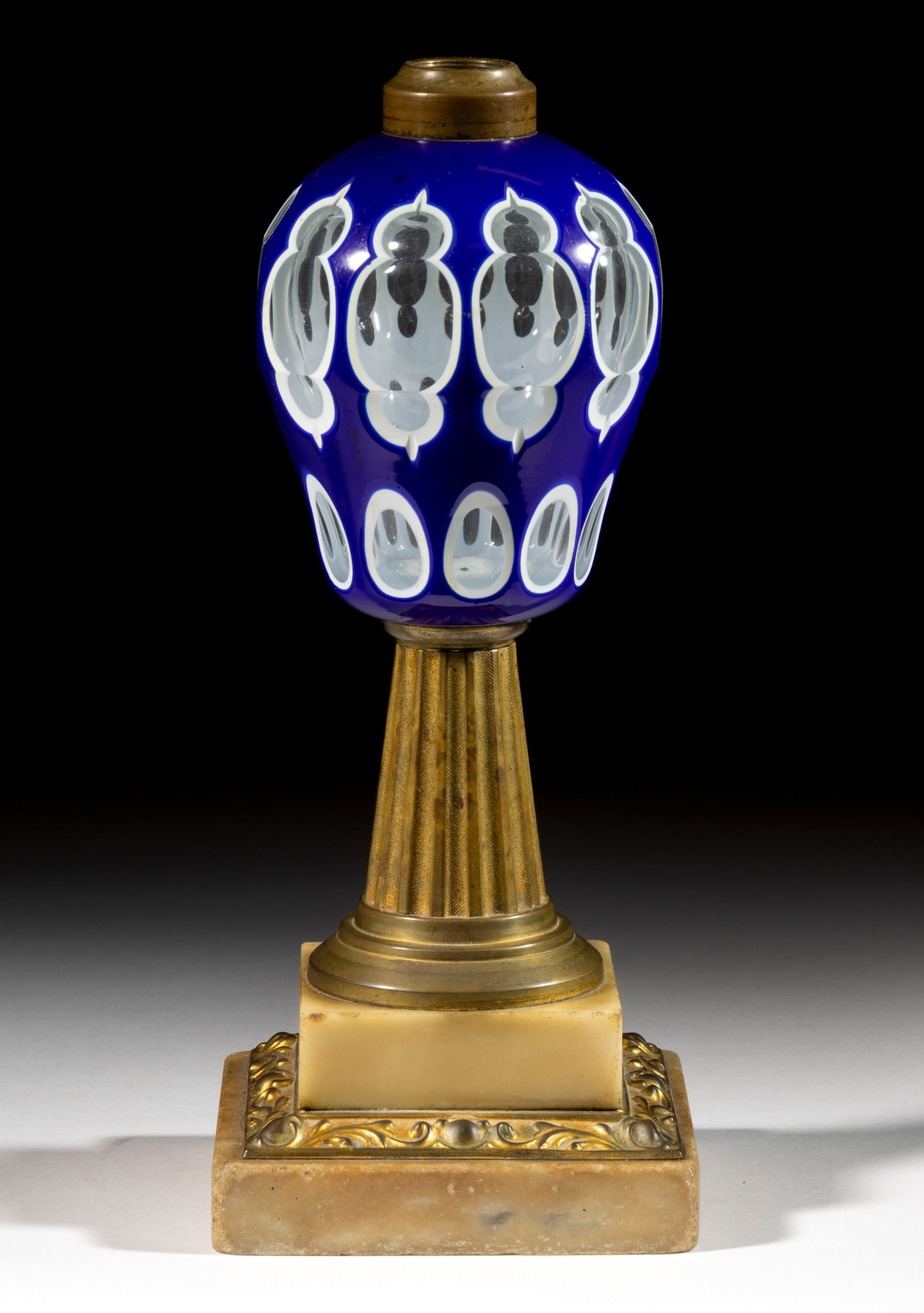 CUT DOUBLE OVERLAY MOORISH WINDOWS KEROSENE STAND LAMP (1 of 1)