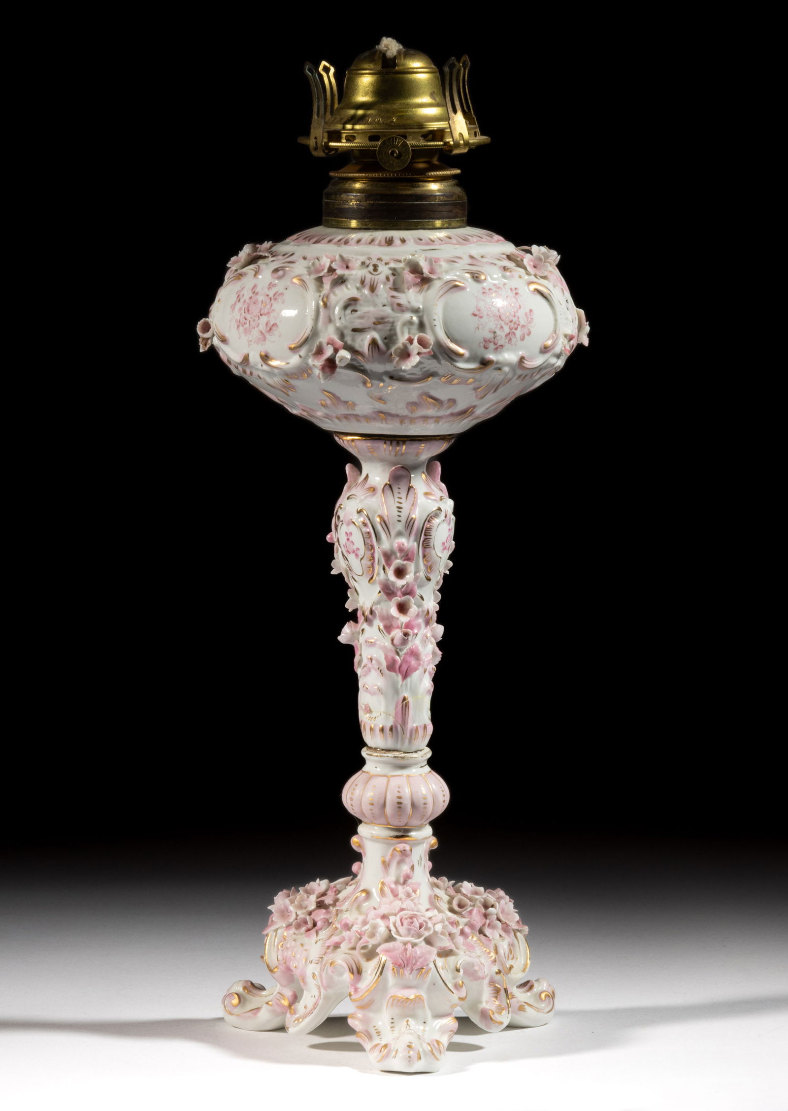 VICTORIAN DECORATED CERAMIC JUNIOR BANQUET LAMP (1 of 1)