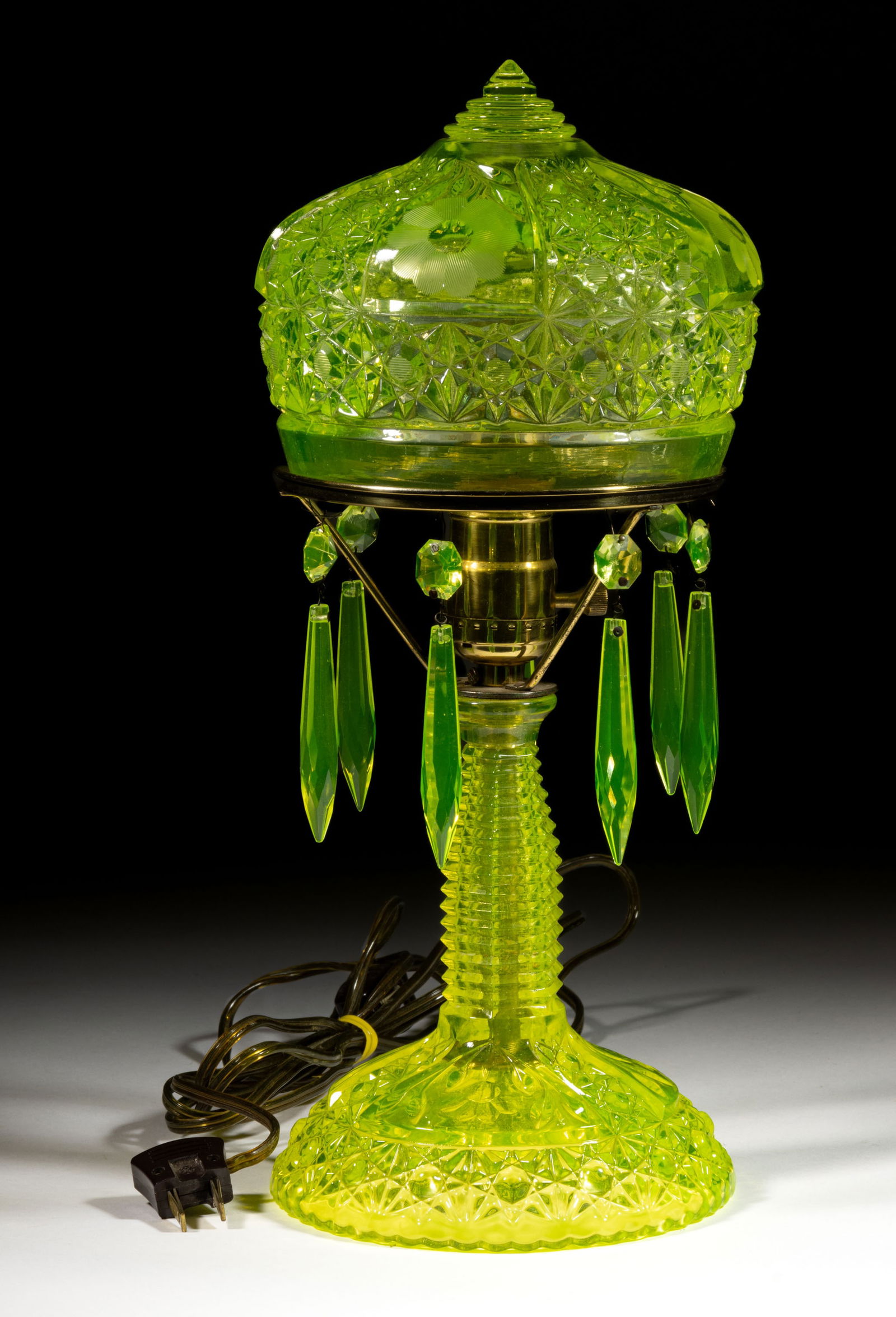 MCKEE NO. 412 DAISY AND BUTTON ELECTROLIER / BOUDOIR LAMP (1 of 1)