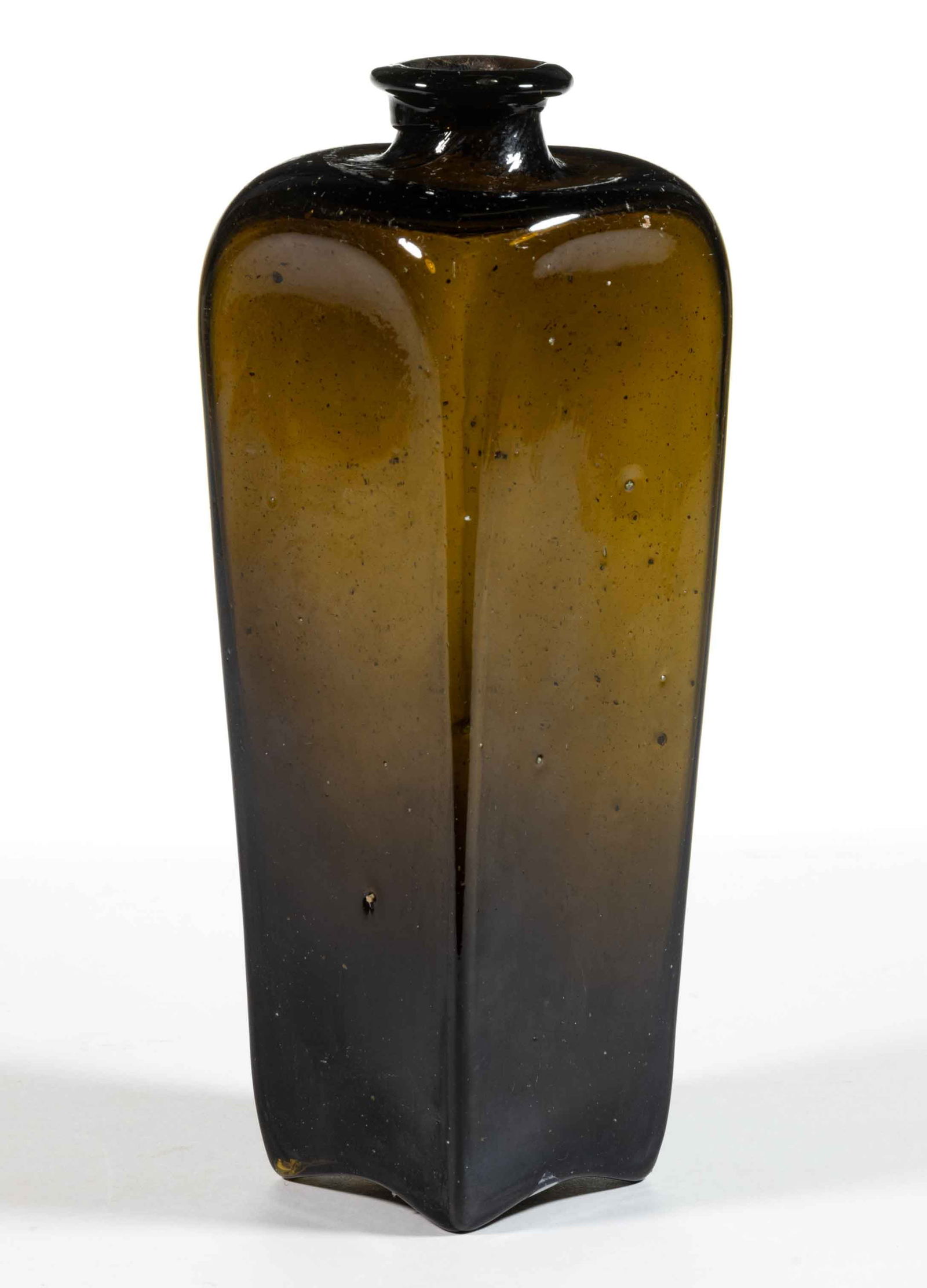 AMERICAN / ENGLISH FREE-BLOWN CASE / CASE-GIN BOTTLE (1 of 3)