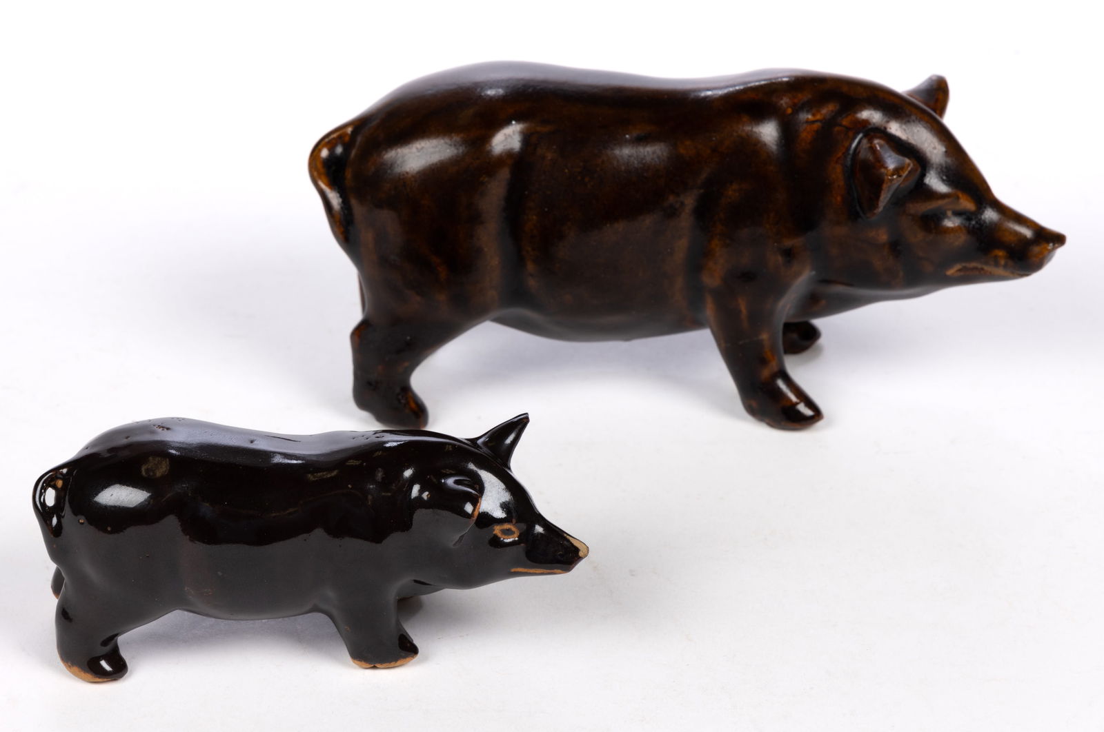 RED WING, MINNESOTA STONEWARE SOUVENIR FIGURAL PIGS, LOT OF TWO (1 of 4)