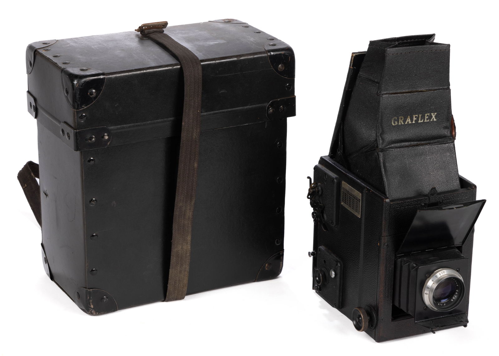 ANTIQUE GRAFLEX, INC. RB SERIES B REFLEX CAMERA: ANTIQUE GRAFLEX, INC. RB SERIES B REFLEX CAMERA, black hardware and black crackle-painted metal trim/components, revolving Graflex back accepting 2 1/4" X 3 1/4" film currently with a c