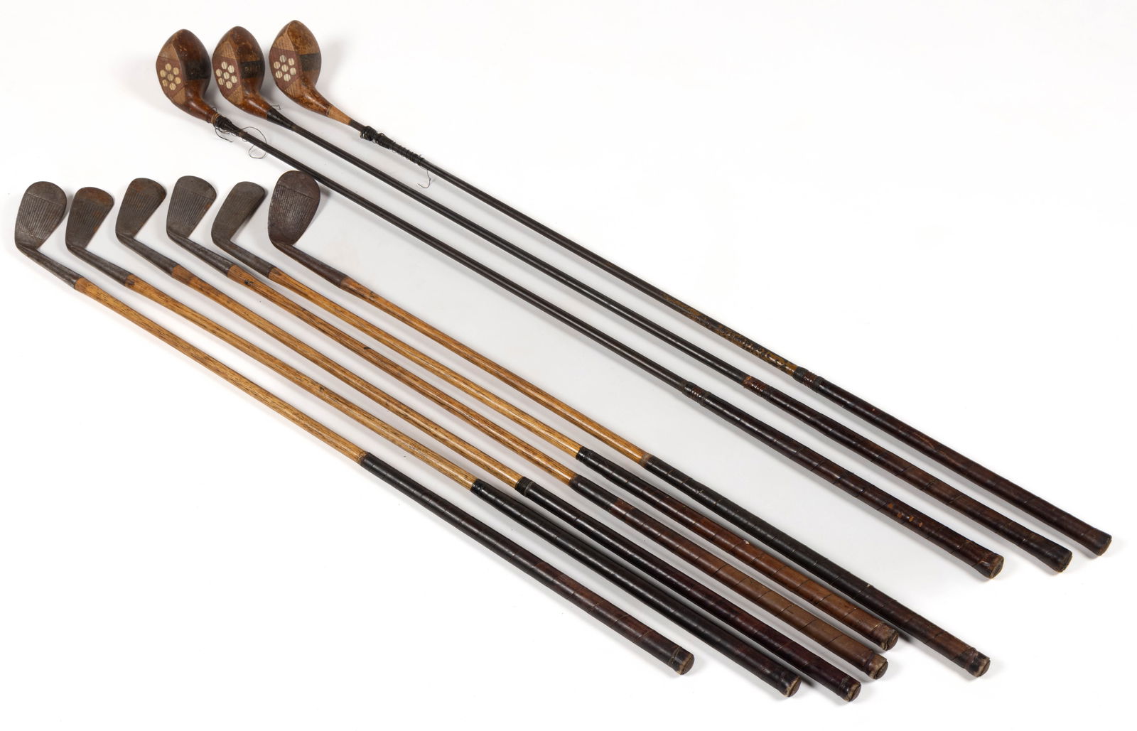 ANTIQUE / VINTAGE GOLF CLUBS, LOT OF NINE (1 of 3)