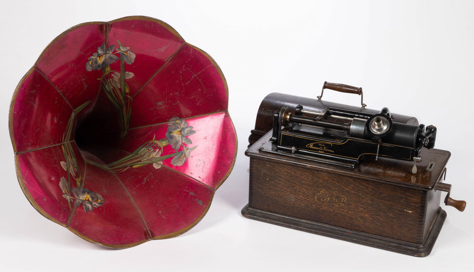 EDISON HOME PHONOGRAPH WITH HORN (1 of 4)