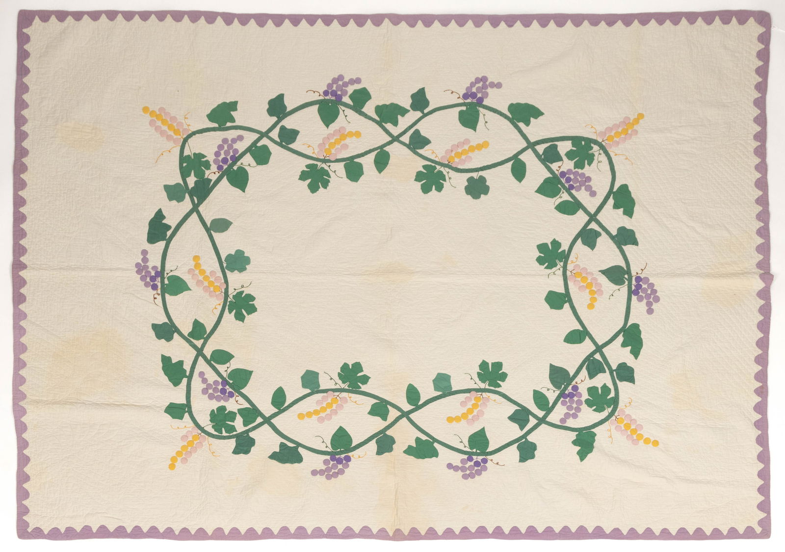 VIRGINIA ATTRIBUTED "MARTHA'S VINEYARD" VARIATION APPLIQUE AND TRAPUNTO QUILT (1 of 7)