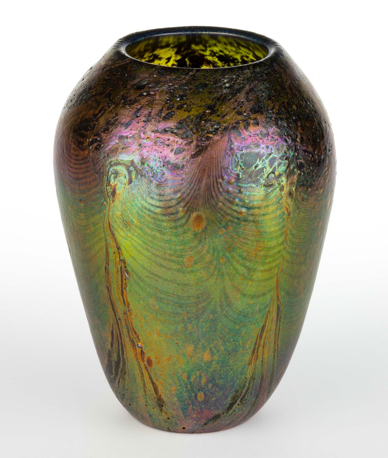 EARLY TIFFANY GLASS & DECORATING COMPANY CYPRIOTE AND PULLED DECORATED IRIDESCENT ART GLASS VASE (1 of 4)