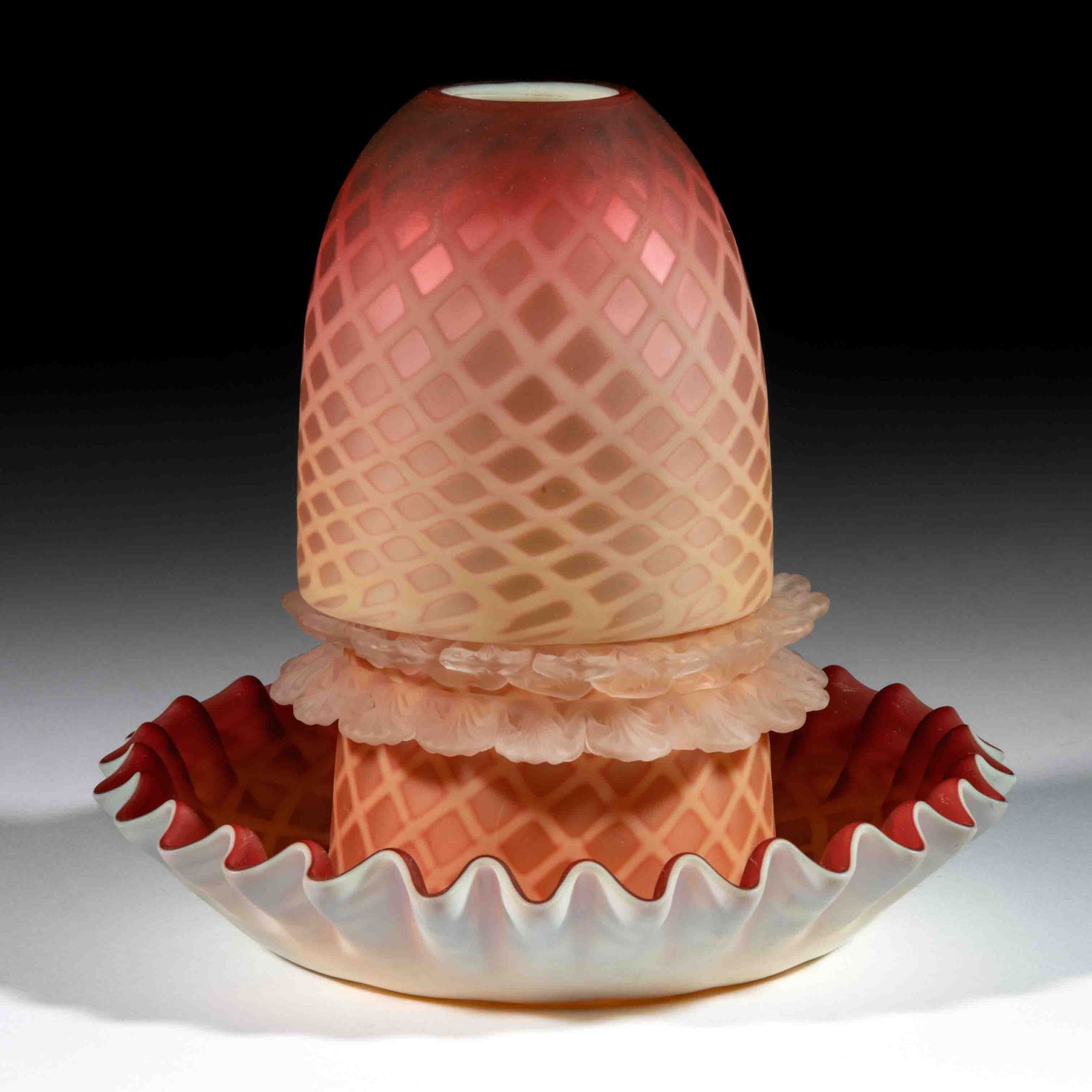 DIAMOND QUILT AIR-TRAP MOTHER-OF-PEARL SATIN GLASS FAIRY LAMP (1 of 1)