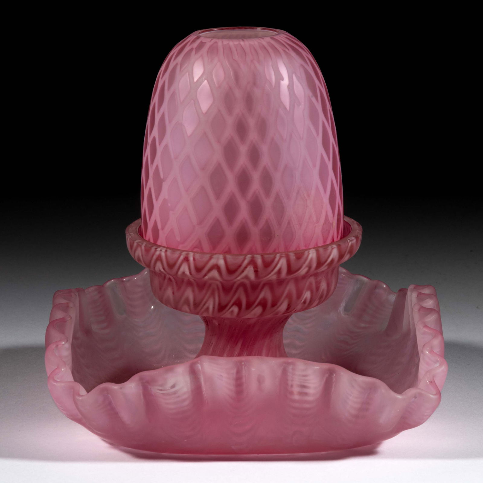 VICTORIAN MOTHER-OF-PEARL GLASS FAIRY LAMP (1 of 1)