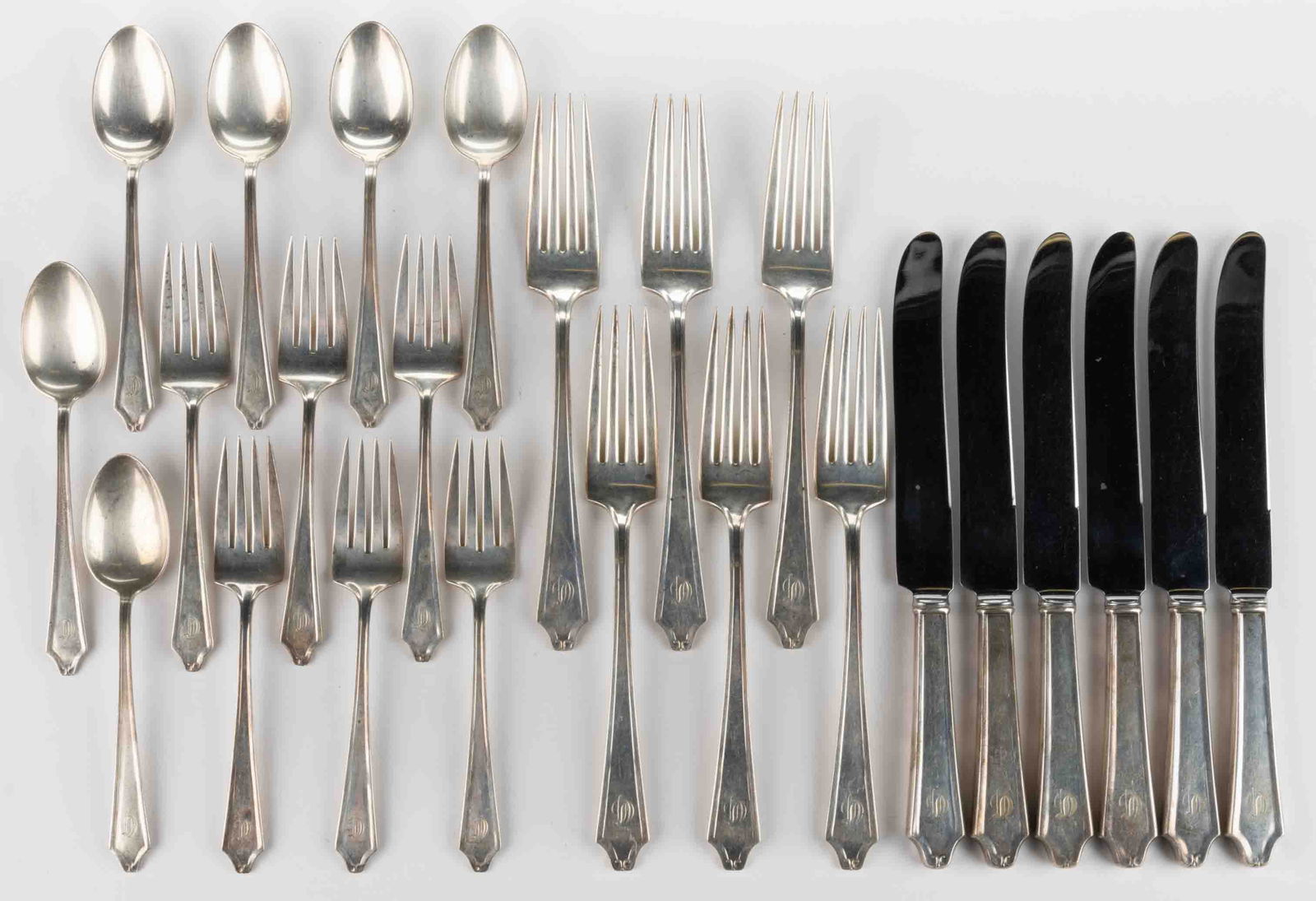 INTERNATIONAL SILVER CO. "MINUET" STERLING SILVER 24-PIECE FLATWARE SET (1 of 1)