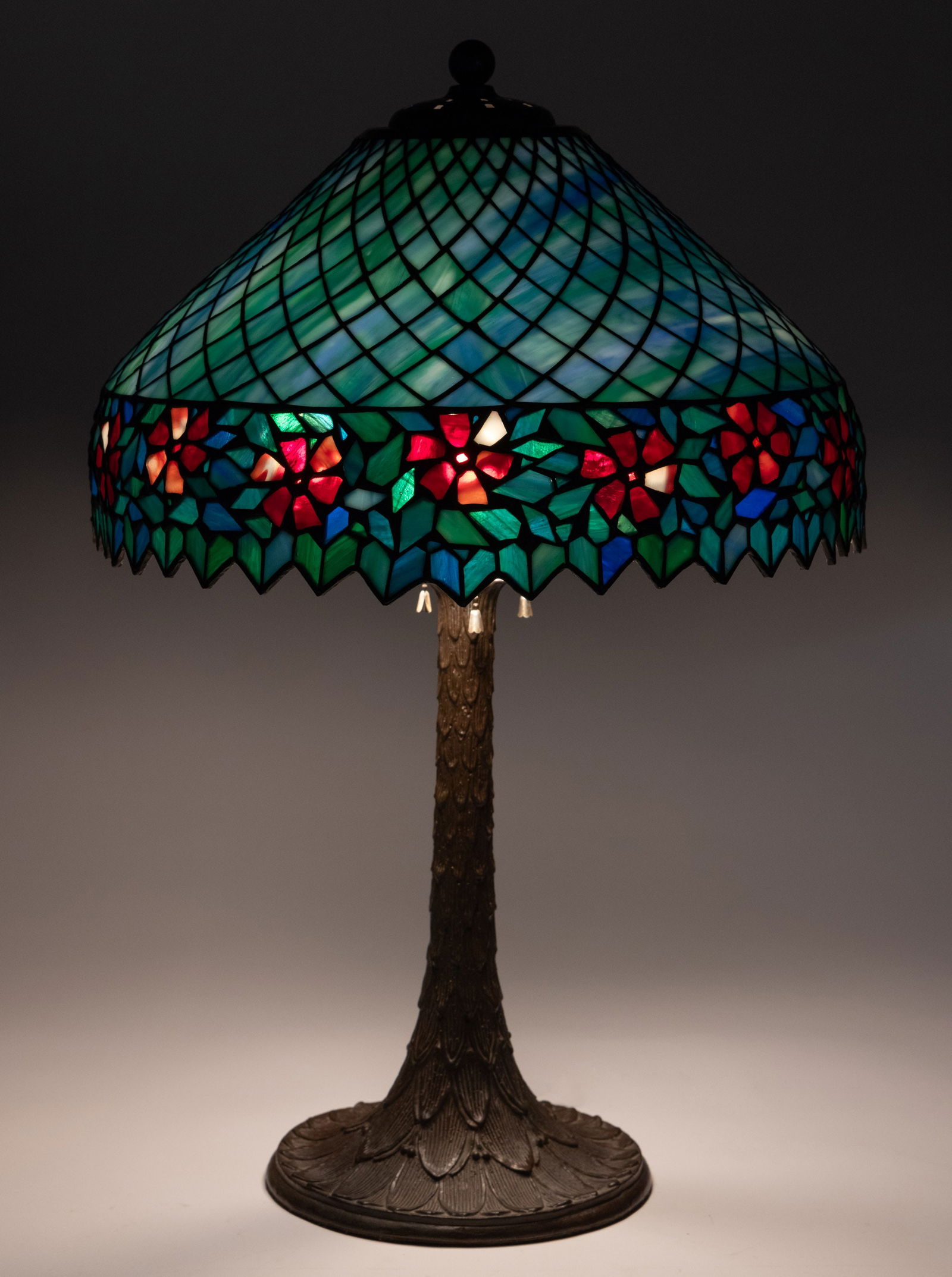 HANDEL LATTICE AND FLOWERS LEADED ART GLASS ELECTRIC TABLE LAMP (1 of 10)