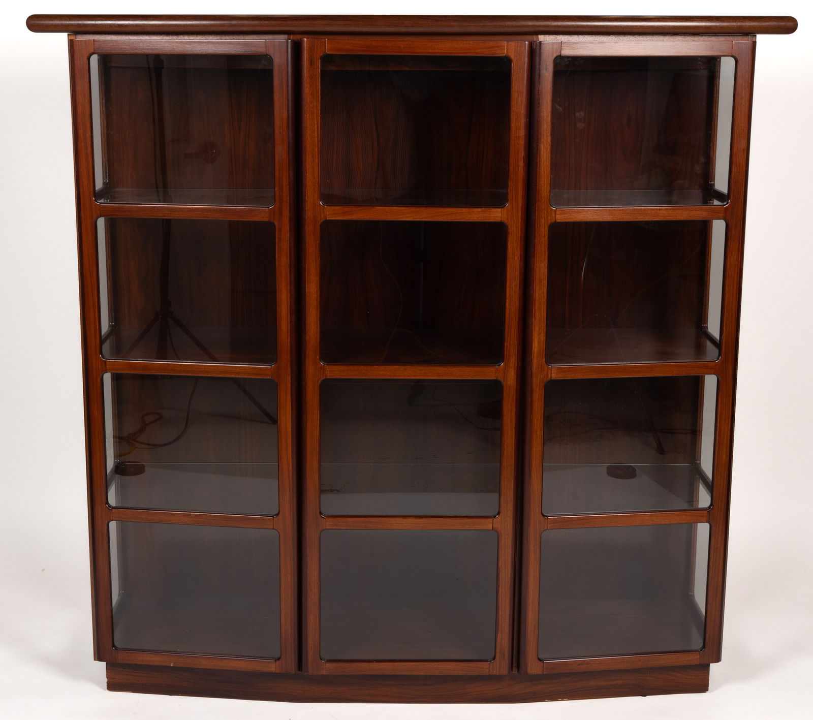 SKOVBY DANISH MID-CENTURY MODERN ROSEWOOD DISPLAY CABINET (1 of 2)