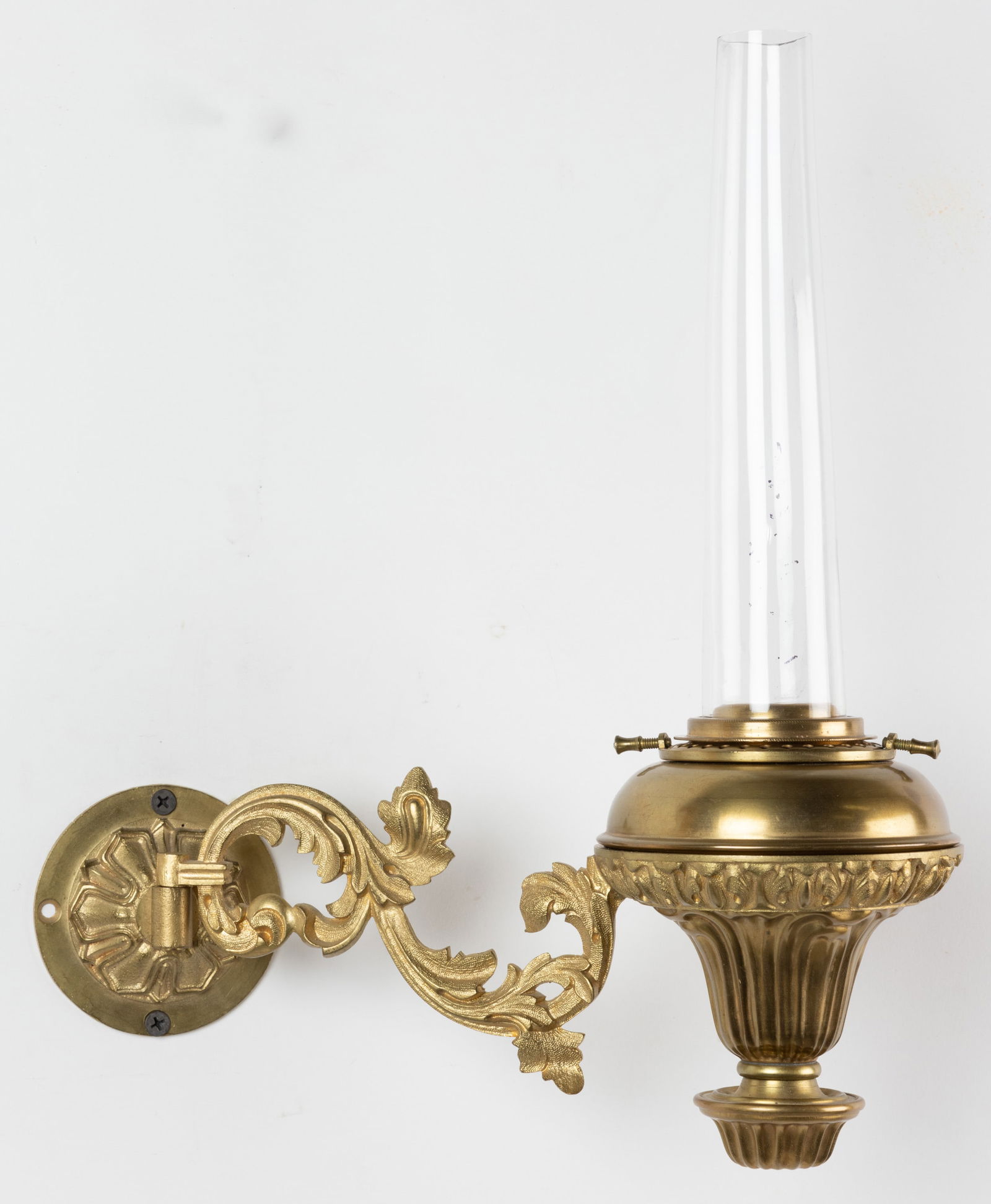 HENRY N. HOOPER & CO. NO. 487 CAST-BRASS SINGLE ARM SOLAR BRACKET LAMP (1 of 2)