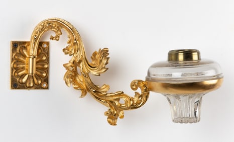 HENRY R. HOOPER CO. NO. 376 CAST-BRASS SINGLE-ARM BRACKET LAMP