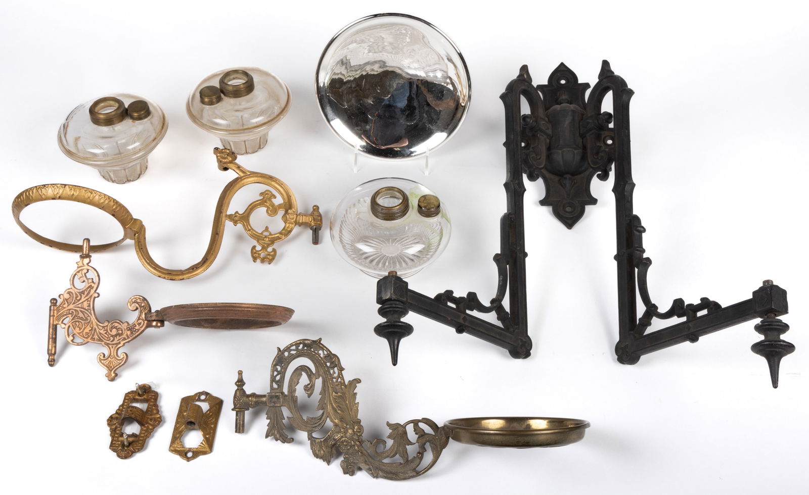 ASSORTED CAST-IRON BRACKET LAMP HOLDERS, LOT OF FOUR (1 of 1)