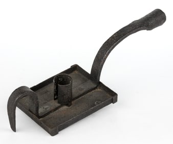 WROUGHT-IRON CELLAR CANDLE HOLDER WITH HANDLE