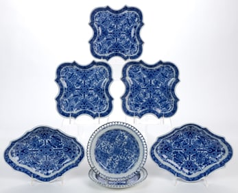 STAFFORDSHIRE TRANSFER-PRINTED FLORAL MOTIF CERAMIC TABLE ARTICLES, LOT OF SEVEN