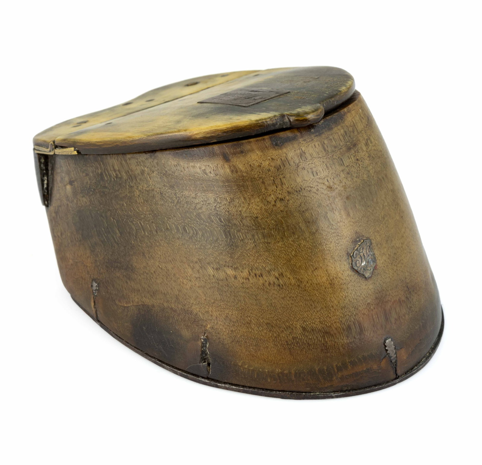 VIRGINIA ASSOCIATED THOROUGHBRED RACEHORSE HOOF BOX: VIRGINIA ASSOCIATED THOROUGHBRED RACEHORSE HOOF BOX, the hinged horn lid set with a silver plaque engraved "Rowton" in script, the front set with a small silver shield-form plaque having eng