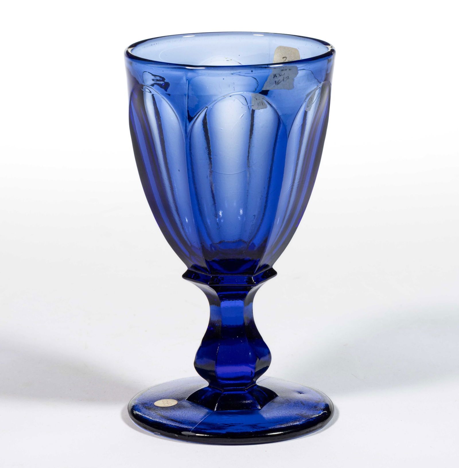 PRESSED EIGHT-FLUTE CHAMPAGNE (1 of 1)