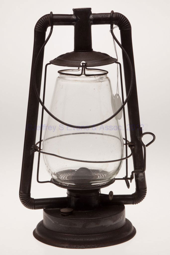 BERGER PATENTED SHEET IRON HOT BLAST TUBULAR LANTE: BERGER PATENTED SHEET IRON HOT BLAST TUBULAR LANTERN, bail handle, reversible side-lift and crimped tubes, font embossed "BERGER PATENTED", side-refill feature, colorless globe. Fitted with a period b