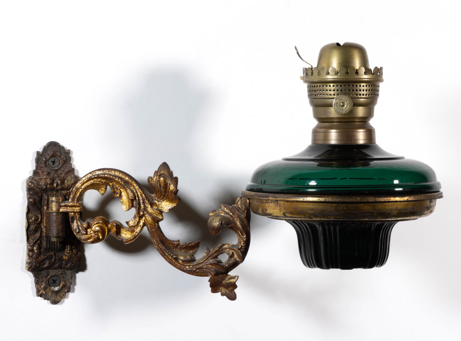 GILDED CAST-BRASS / BRONZE BRACKET LAMP (1 of 2)