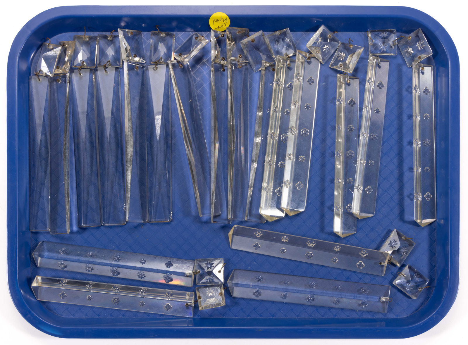 ASSORTED PATTERNED GLASS LIGHTING PRISMS, UNCOUNTED LOT (1 of 1)