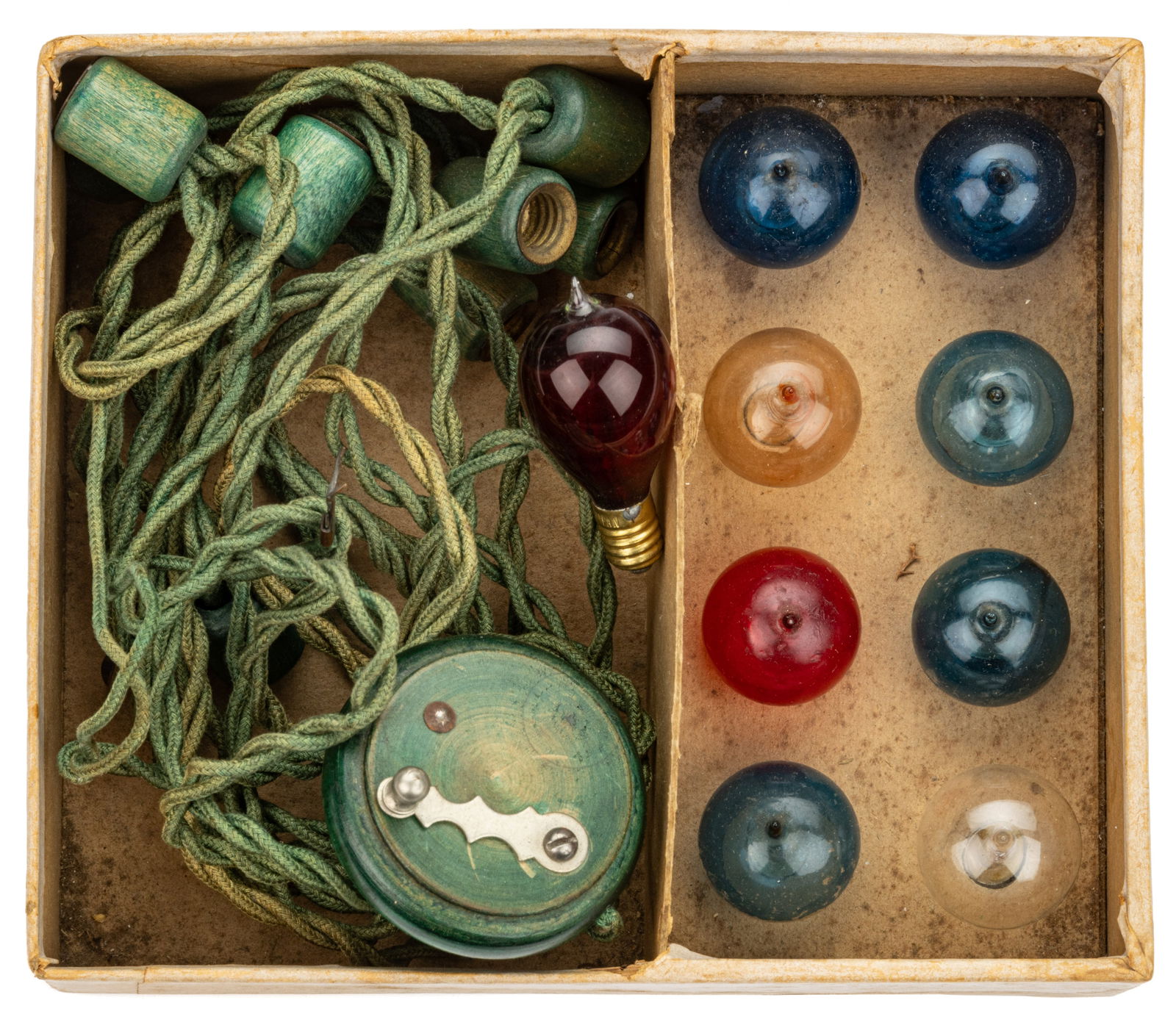 EARLY BATTERY-OPERATED CHRISTMAS LIGHT SET (1 of 1)