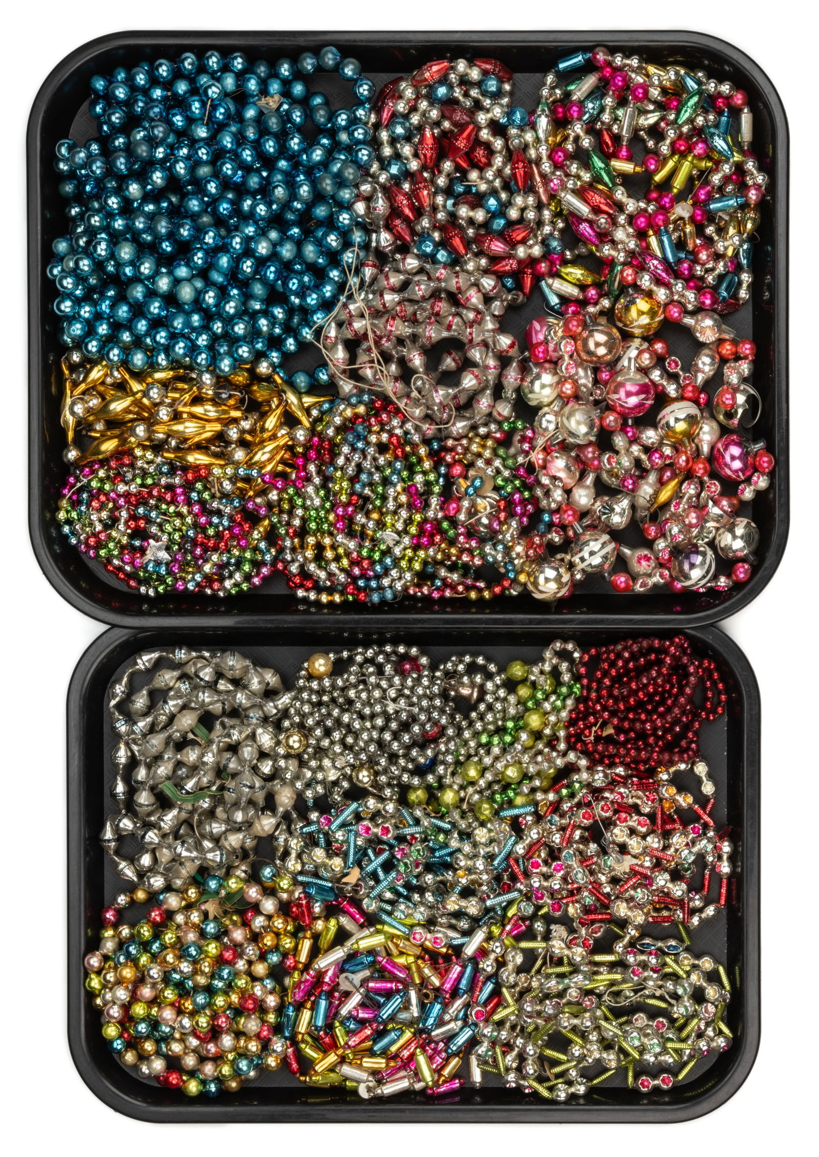 ASSORTED VINTAGE MERCURY GLASS CHRISTMAS TREE GARLANDS, 18 STRANDS (1 of 1)