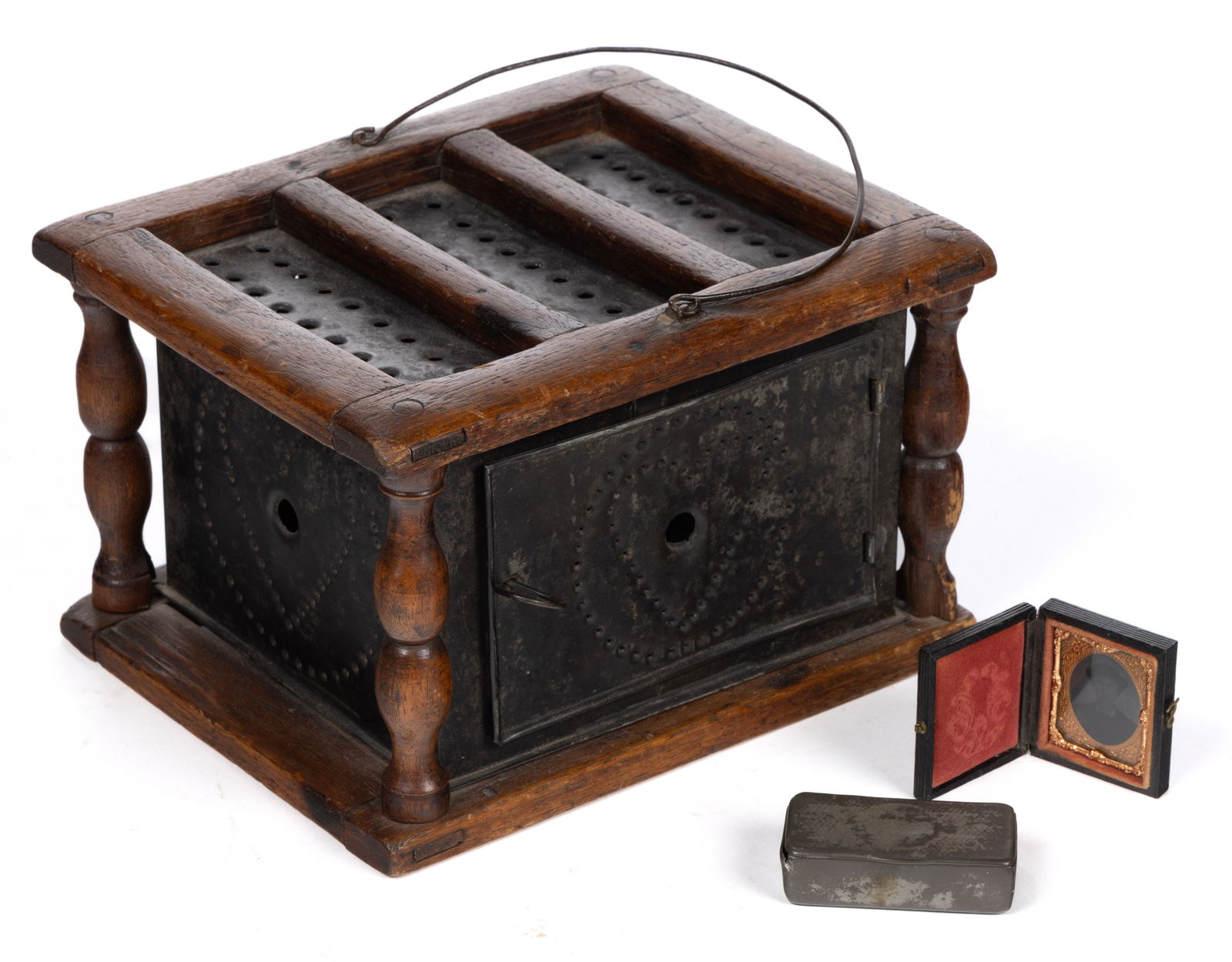 ANTIQUE DOMESTIC ARTICLES, LOT OF THREE (1 of 3)