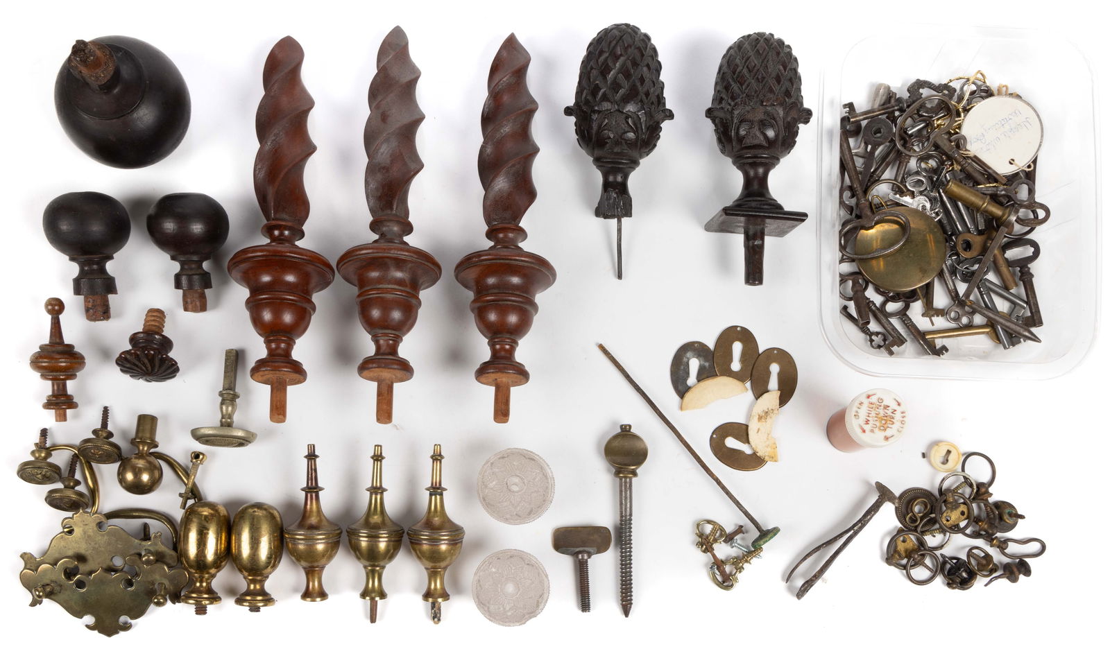 ASSORTED FURNITURE AND FRAME ACCESSORIES, UNCOUNTED LOT (1 of 1)