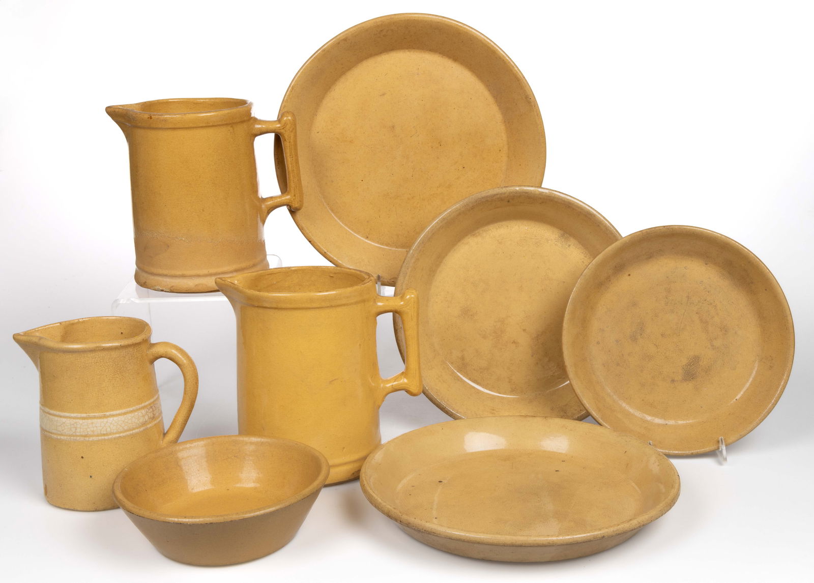 AMERICAN YELLOWWARE KITCHEN ARTICLES, LOT OF EIGHT (1 of 1)