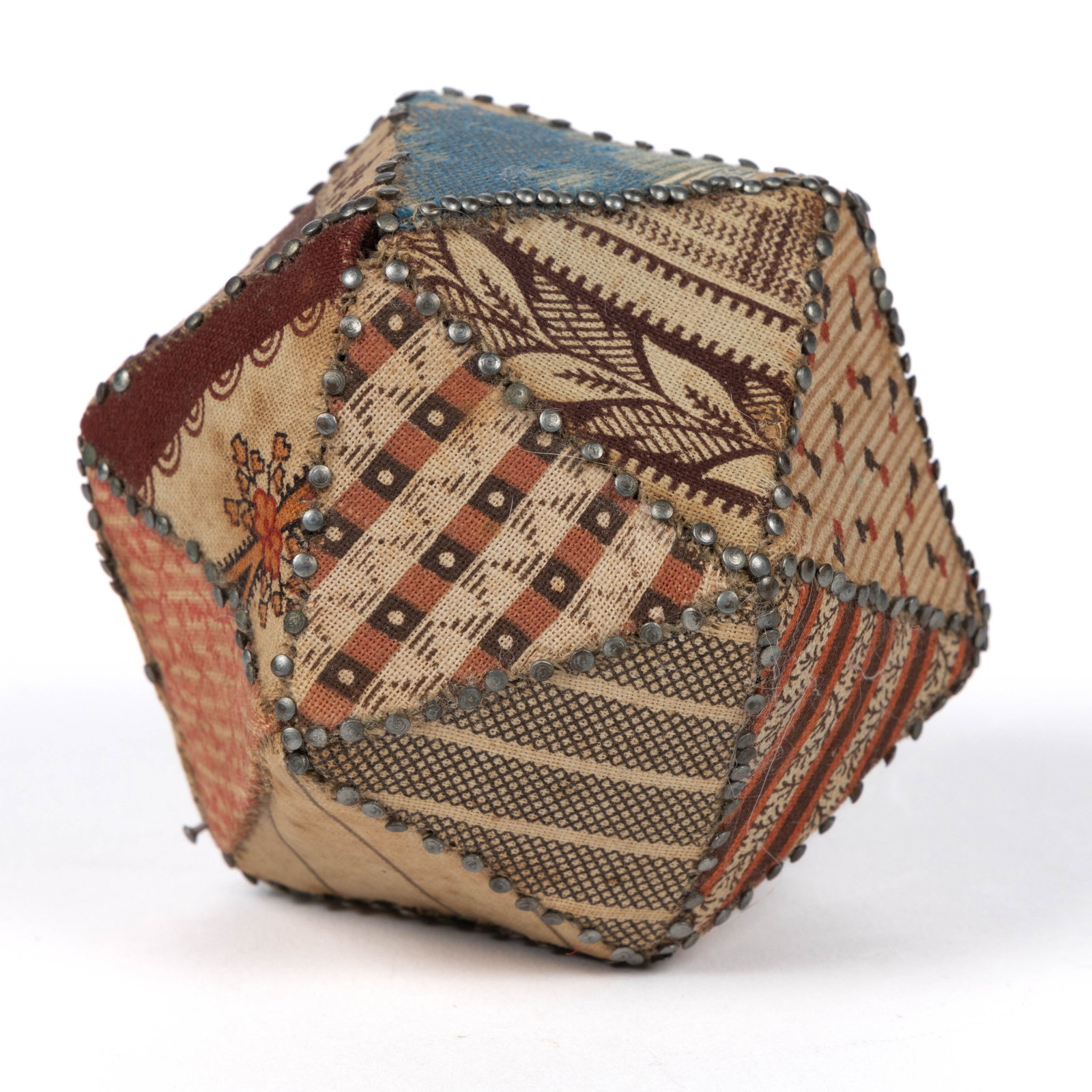 PENNSYLVANIA PIECED PATCHWORK FACETED PINBALL / PINCUSHION (1 of 3)