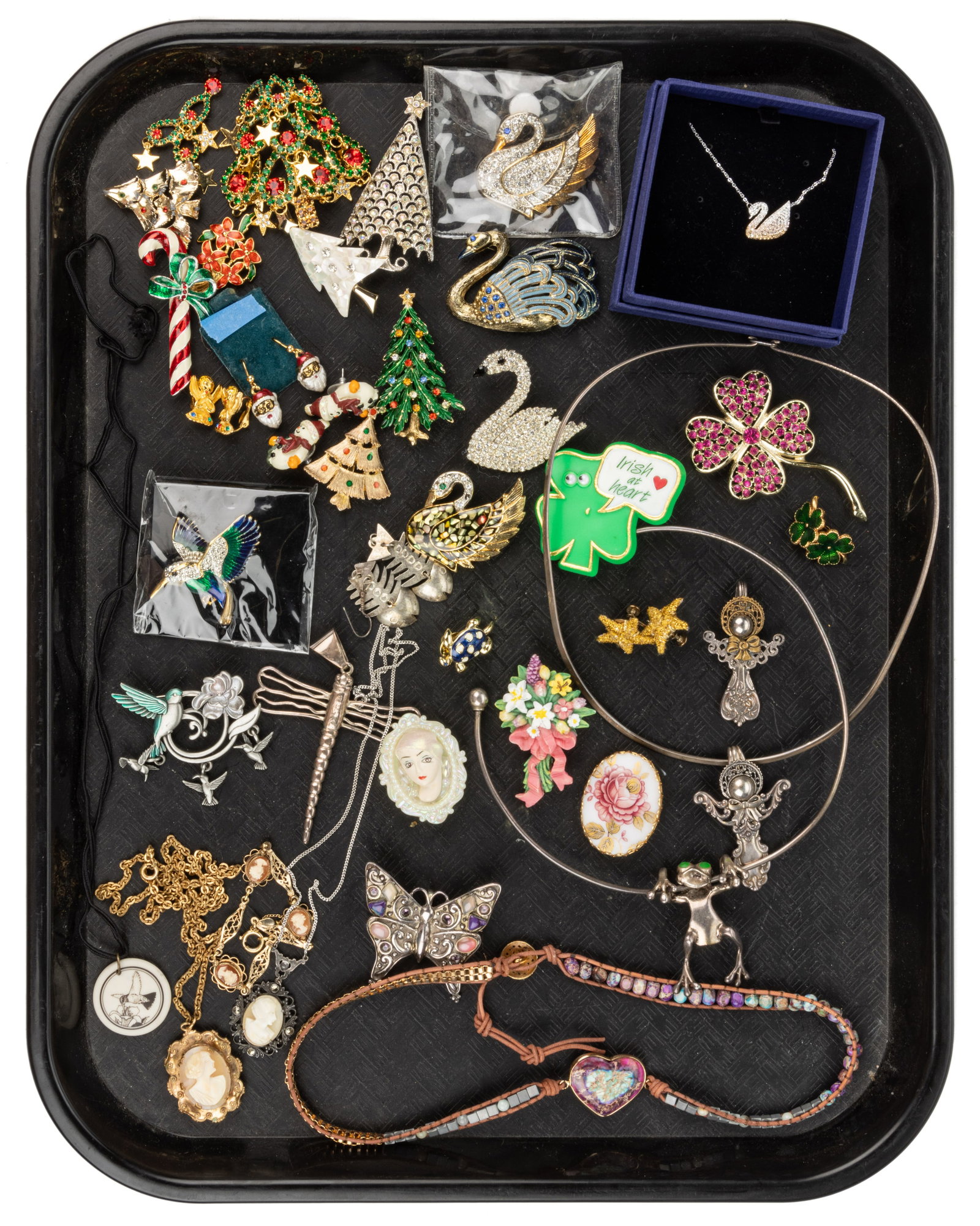 VINTAGE / CONTEMPORARY ANIMAL, HOLIDAY, AND OTHER FIGURAL COSTUME JEWELRY, UNCOUNTED LOT: VINTAGE / CONTEMPORARY ANIMAL, HOLIDAY, AND OTHER FIGURAL COSTUME JEWELRY, UNCOUNTED LOT, more than 30 pieces, including a Swarovski Iconic Swan pendant with necklace chain and original box, a pair of
