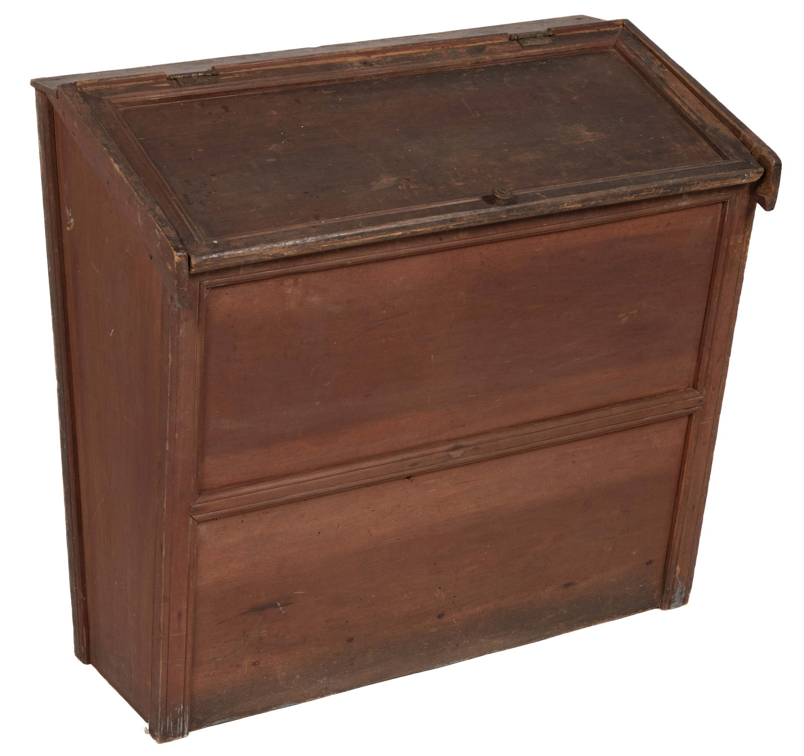 AMERICAN COUNTRY POPLAR GRAIN BIN: AMERICAN COUNTRY POPLAR GRAIN BIN, the molded panel hinged lid with a single wooden knob at the center over a sloping front panel, the lid conceals an open interior. Retains likely-orig