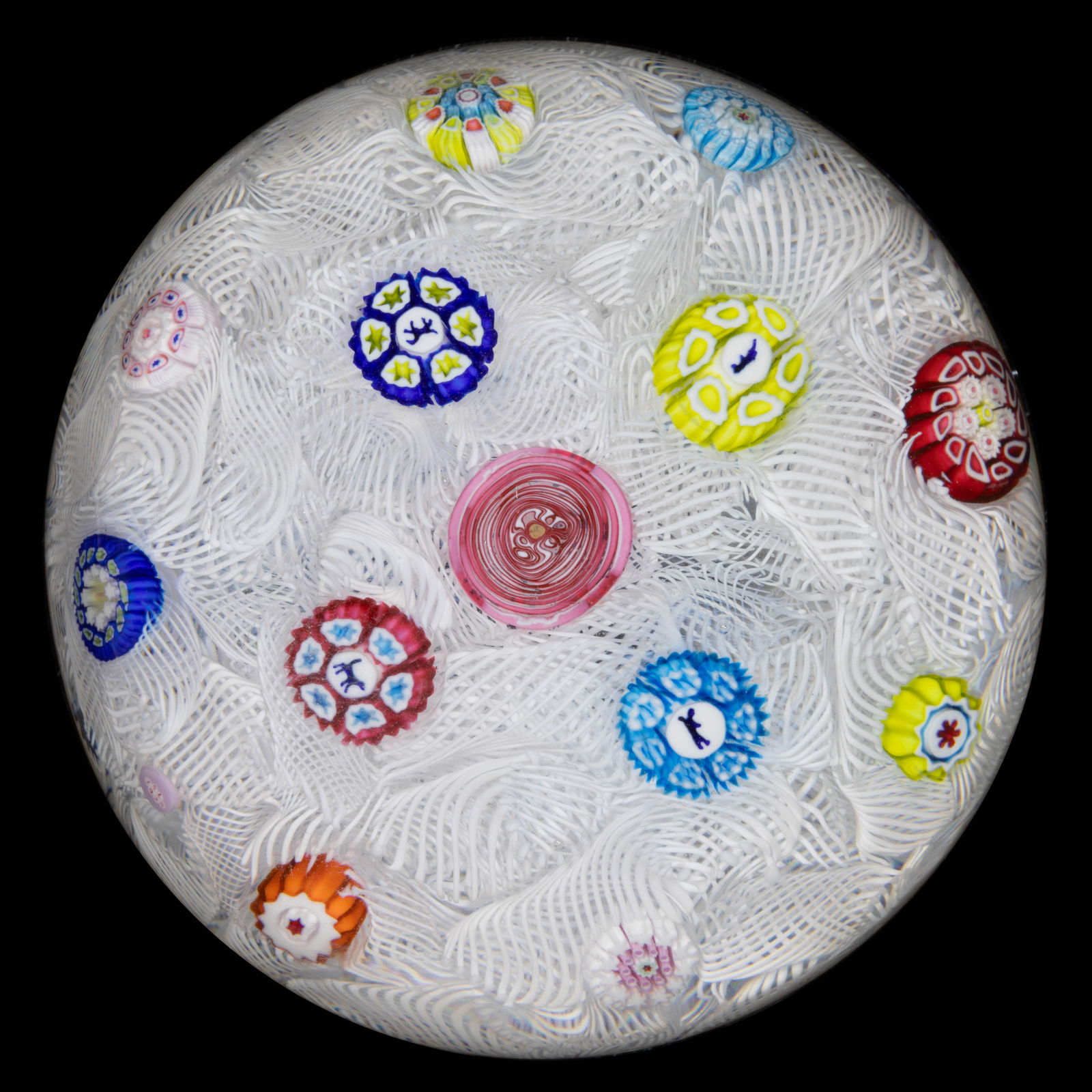 VINTAGE SAINT-LOUIS SPACED MILLEFIORI SILHOUETTE ART GLASS PAPERWEIGHT (1 of 2)