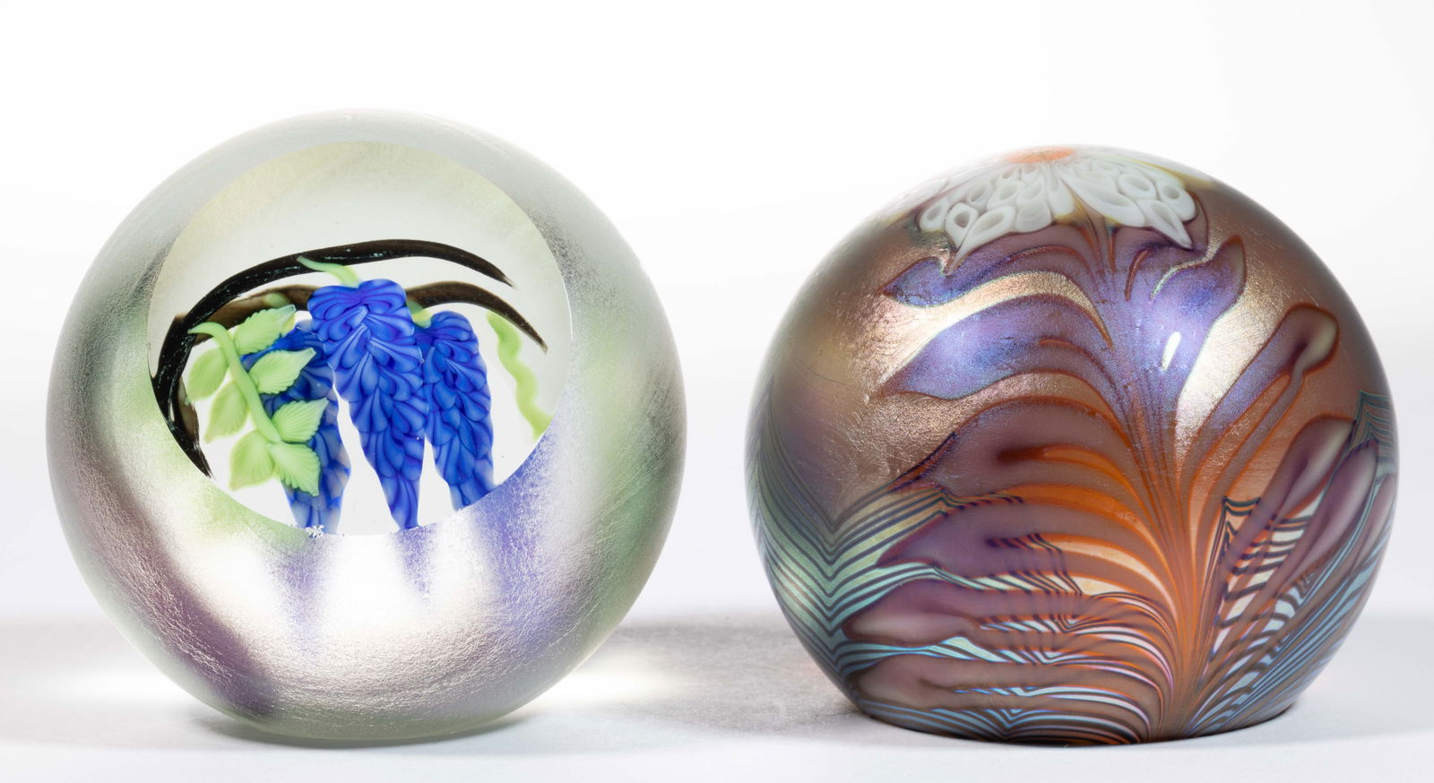 ORIENT AND FLUME IRIDESCENT ART GLASS PAPERWEIGHTS, LOT OF TWO (1 of 2)