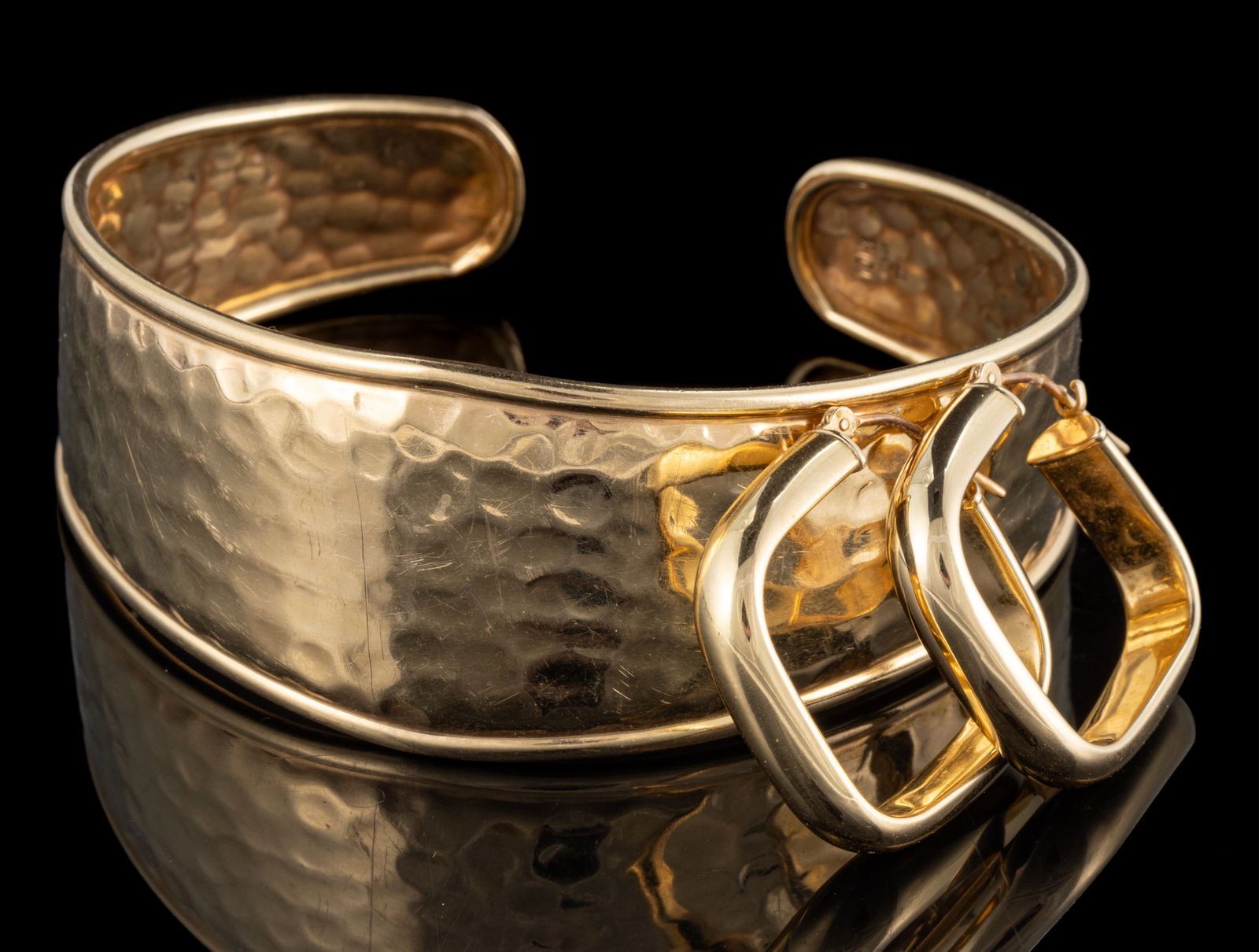 VINTAGE / CONTEMPORARY 10K AND 14K YELLOW GOLD JEWELRY, LOT OF THREE PIECES (1 of 2)