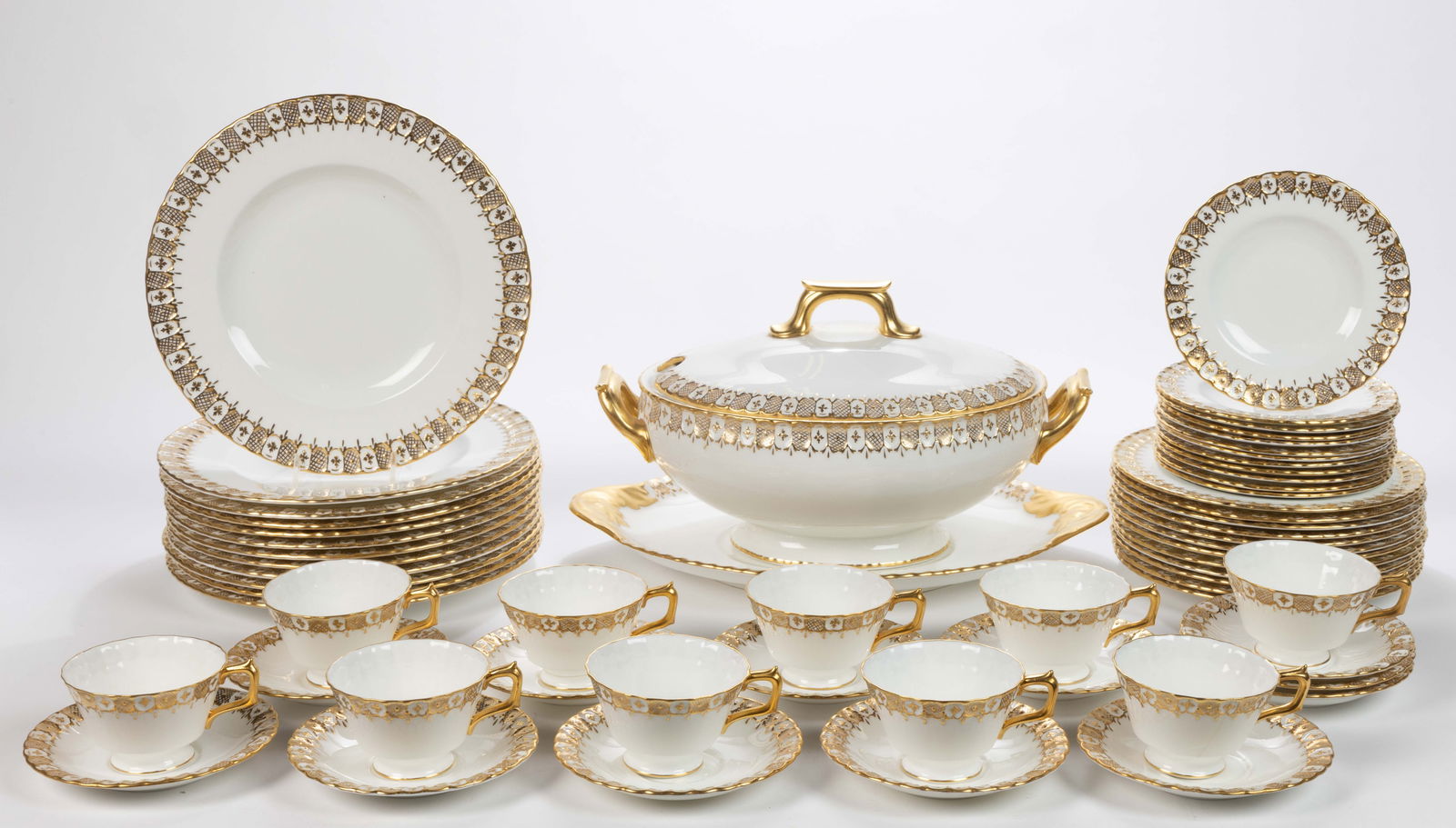 ENGLISH ROYAL CROWN DERBY PORCELAIN HERALDIC GOLD 60-PIECE DINNER SET (1 of 1)
