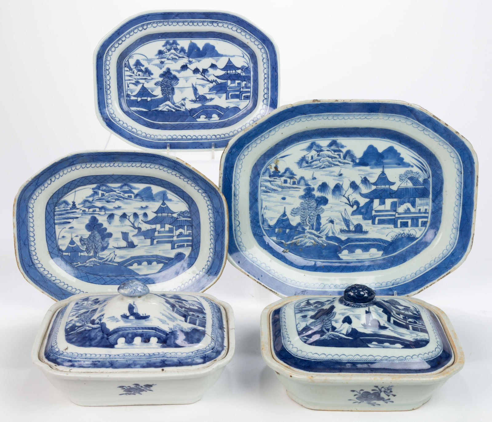 CHINESE EXPORT PORCELAIN BLUE AND WHITE CANTON TABLE ARTICLES, LOT OF FIVE (1 of 7)