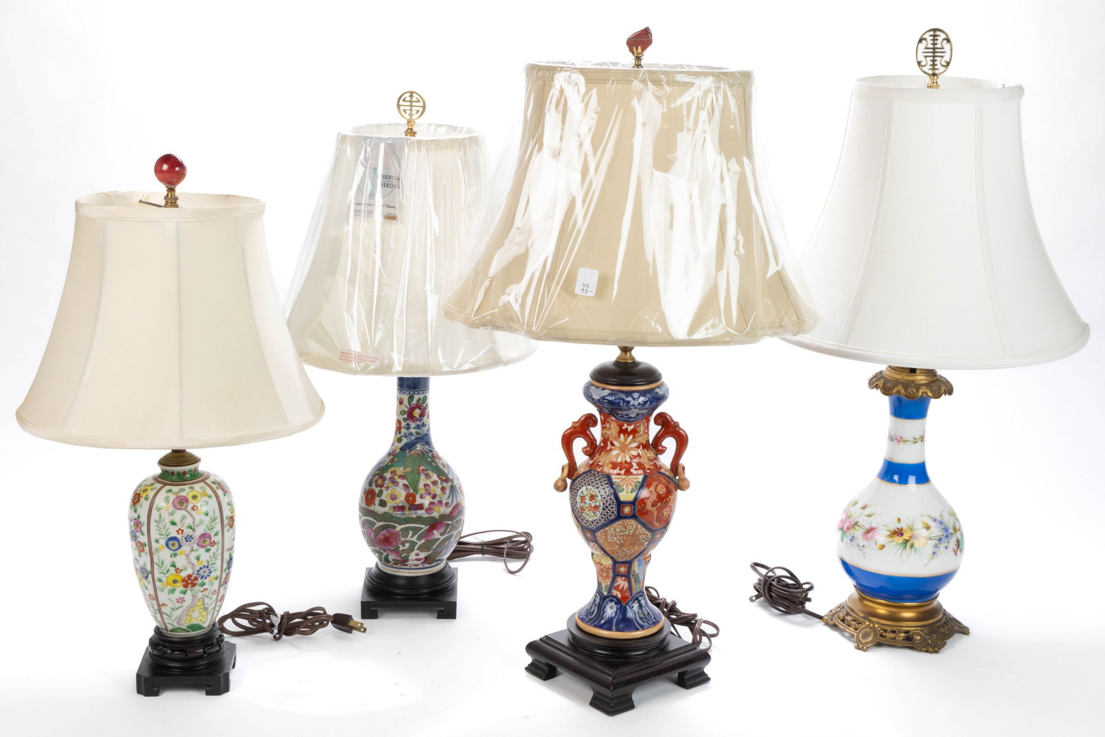 CHINESE / JAPANESE PORCELAIN ELECTRIC TABLE LAMPS, LOT OF THREE (1 of 5)