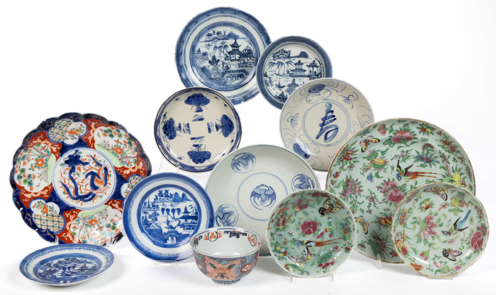 CHINESE AND JAPANESE EXPORT PORCELAIN TEA AND TABLE ARTICLES, LOT OF 12 (1 of 2)