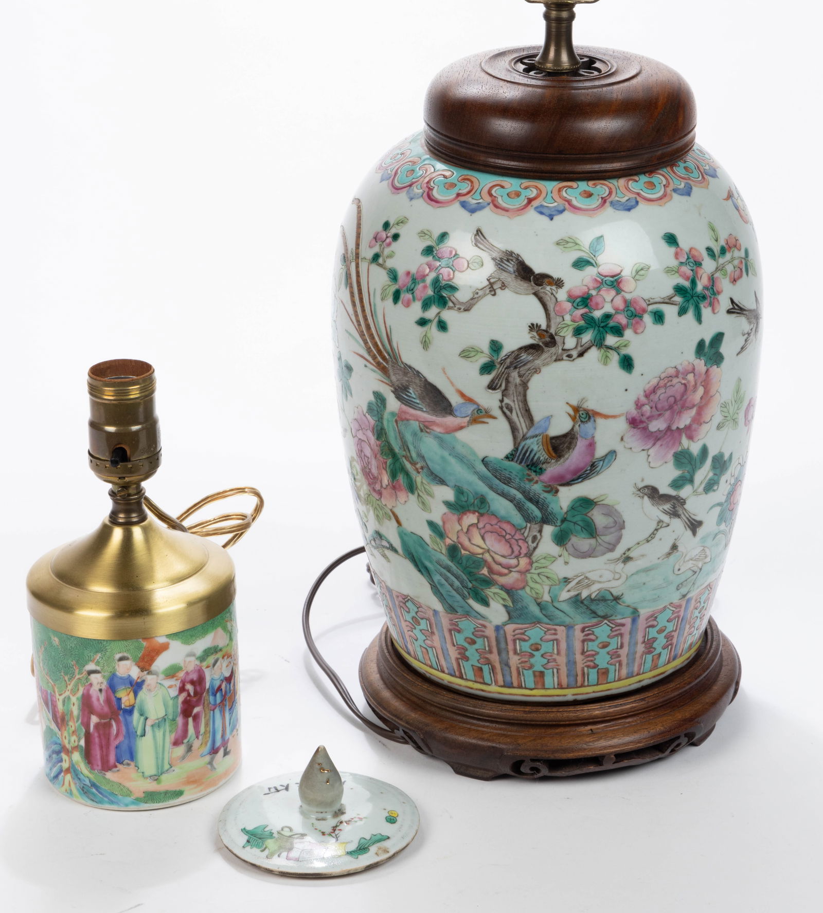 CHINESE EXPORT PORCELAIN FAMILLE ROSE ELECTRIC TABLE LAMPS, LOT OF TWO (1 of 5)