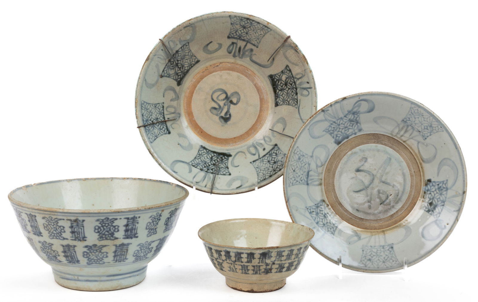 CHINESE EXPORT PORCELAIN BLUE AND WHITE SWATOW ARTICLES, LOT OF FOUR (1 of 8)