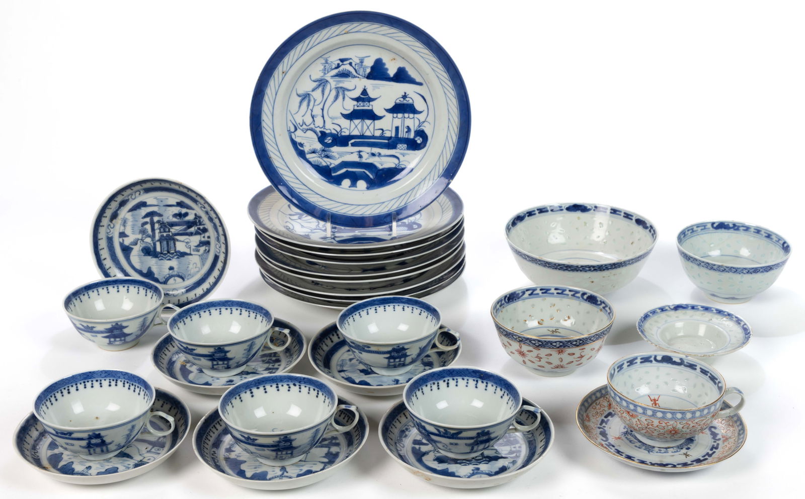 CHINESE EXPORT PORCELAIN BLUE AND WHITE TEA AND TABLE ARTICLES, LOT OF 27 (1 of 1)