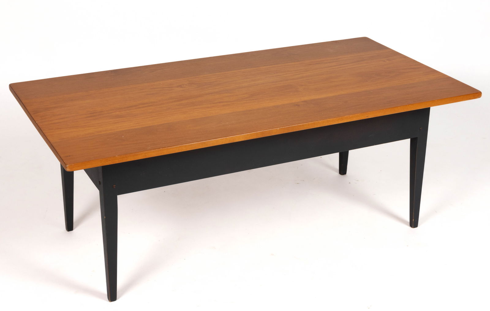 DAVID T. SMITH & CO. CABINETMAKERS & GRAINERS, MORROW, OHIO REPRODUCTION MAPLE COFFEE TABLE (1 of 2)
