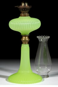 ONION / EATON - LARGE SIZE KEROSENE STAND LAMP