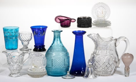 ASSORTED GLASS TABLE ARTICLES, UNCOUNTED LOT